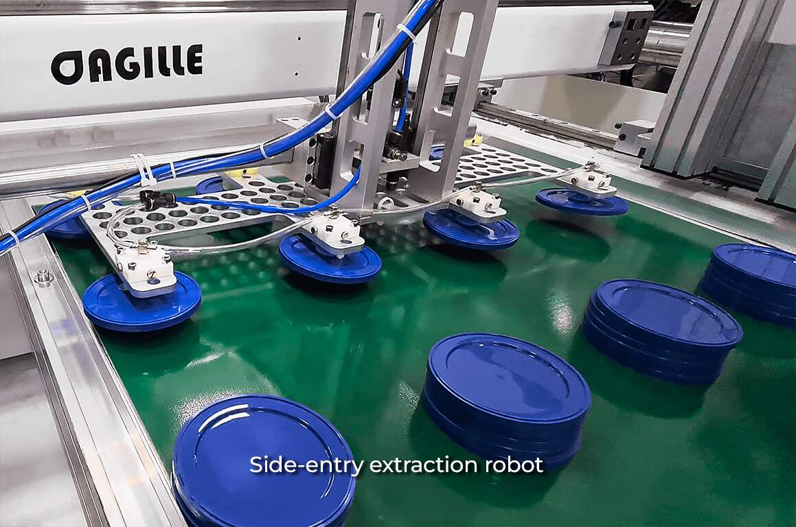 Side-entry extraction robot AGILLE